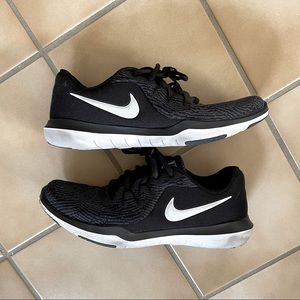 Nike Supreme TR6 training shoes